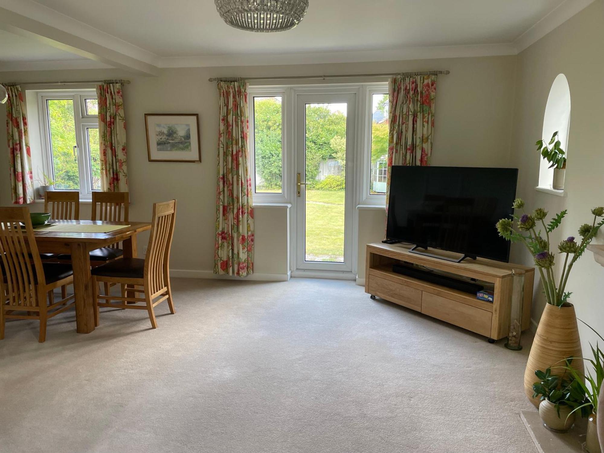 Charming Bournemouth House With Beautiful Spacious Gardens, 5 Min Drive To Beaches, Free Parking For 2-3 Cars ภายนอก รูปภาพ