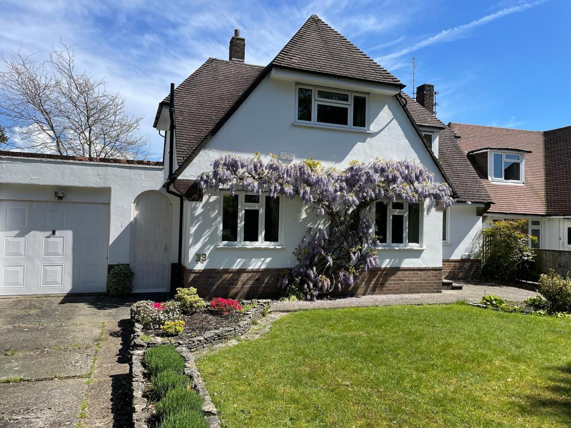 Charming Bournemouth House With Beautiful Spacious Gardens, 5 Min Drive To Beaches, Free Parking For 2-3 Cars ภายนอก รูปภาพ