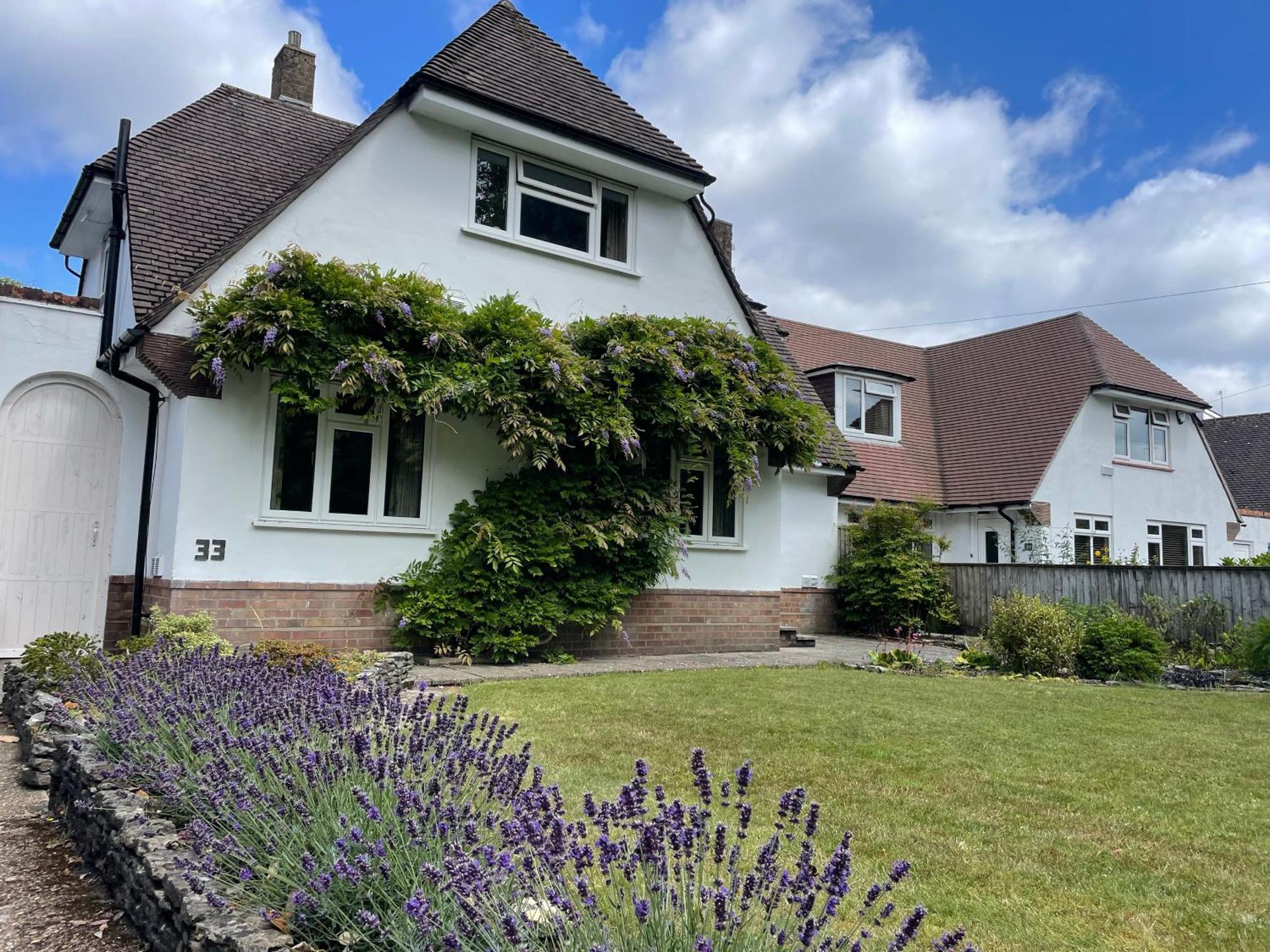 Charming Bournemouth House With Beautiful Spacious Gardens, 5 Min Drive To Beaches, Free Parking For 2-3 Cars ภายนอก รูปภาพ