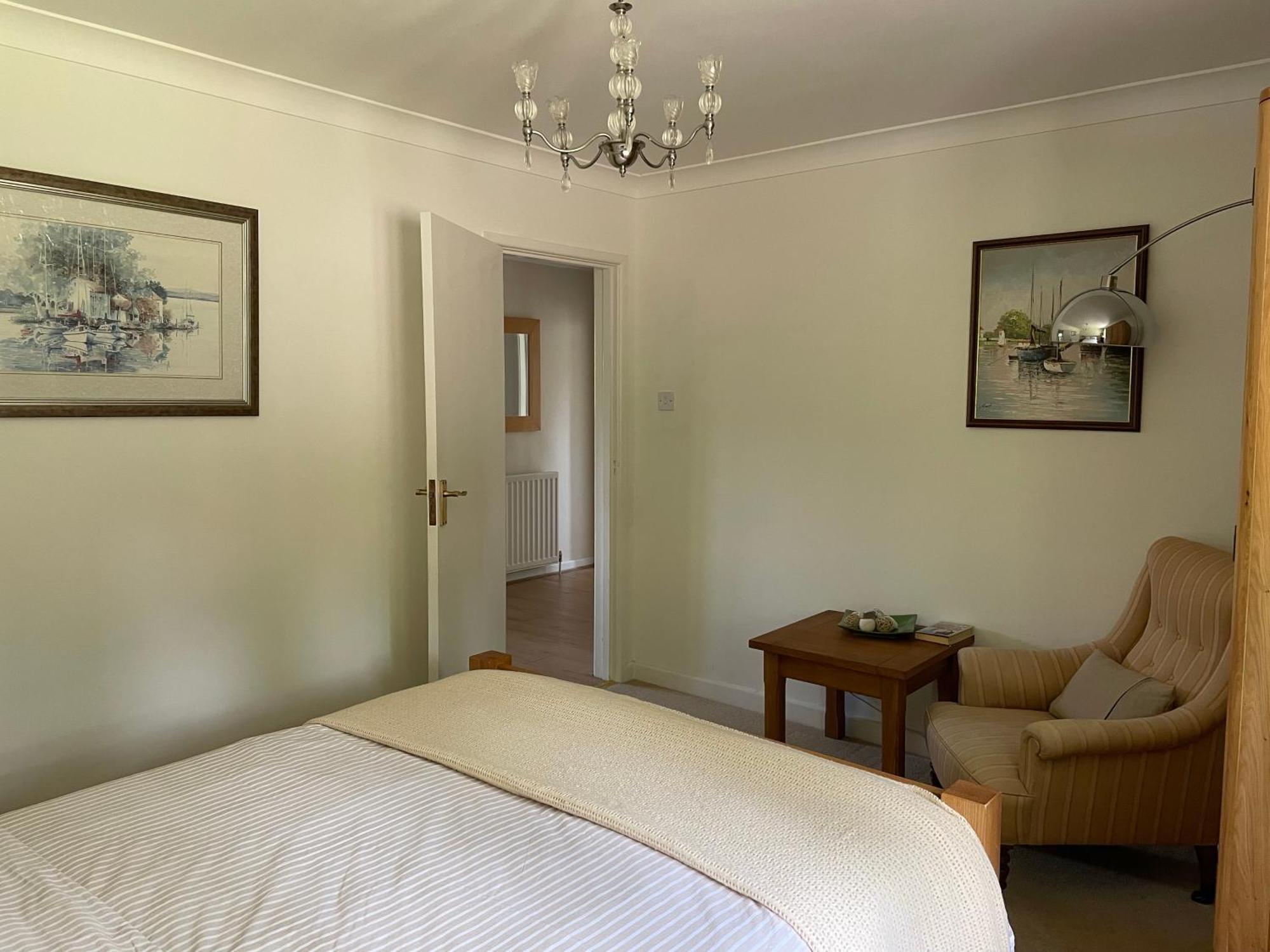 Charming Bournemouth House With Beautiful Spacious Gardens, 5 Min Drive To Beaches, Free Parking For 2-3 Cars ภายนอก รูปภาพ